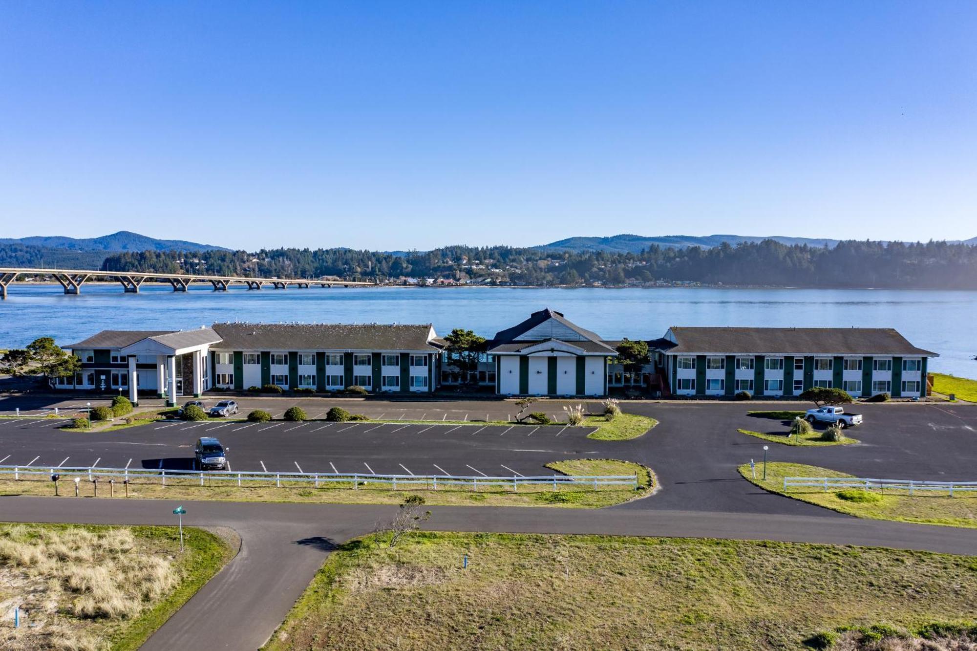 Alsi Resort Hotel Waldport Eksteriør bilde