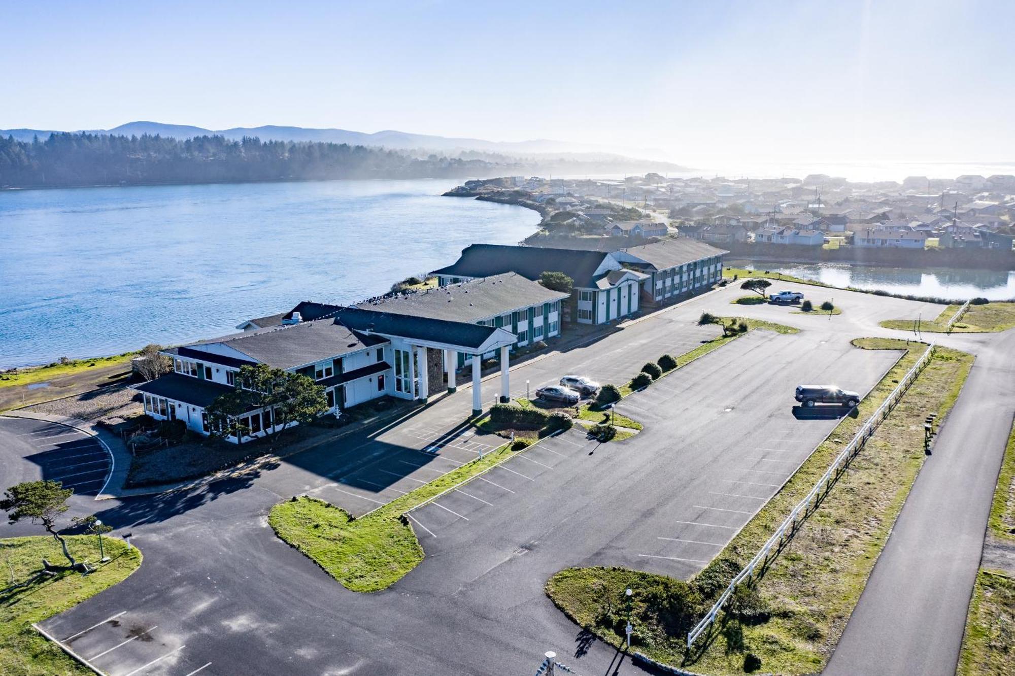 Alsi Resort Hotel Waldport Eksteriør bilde