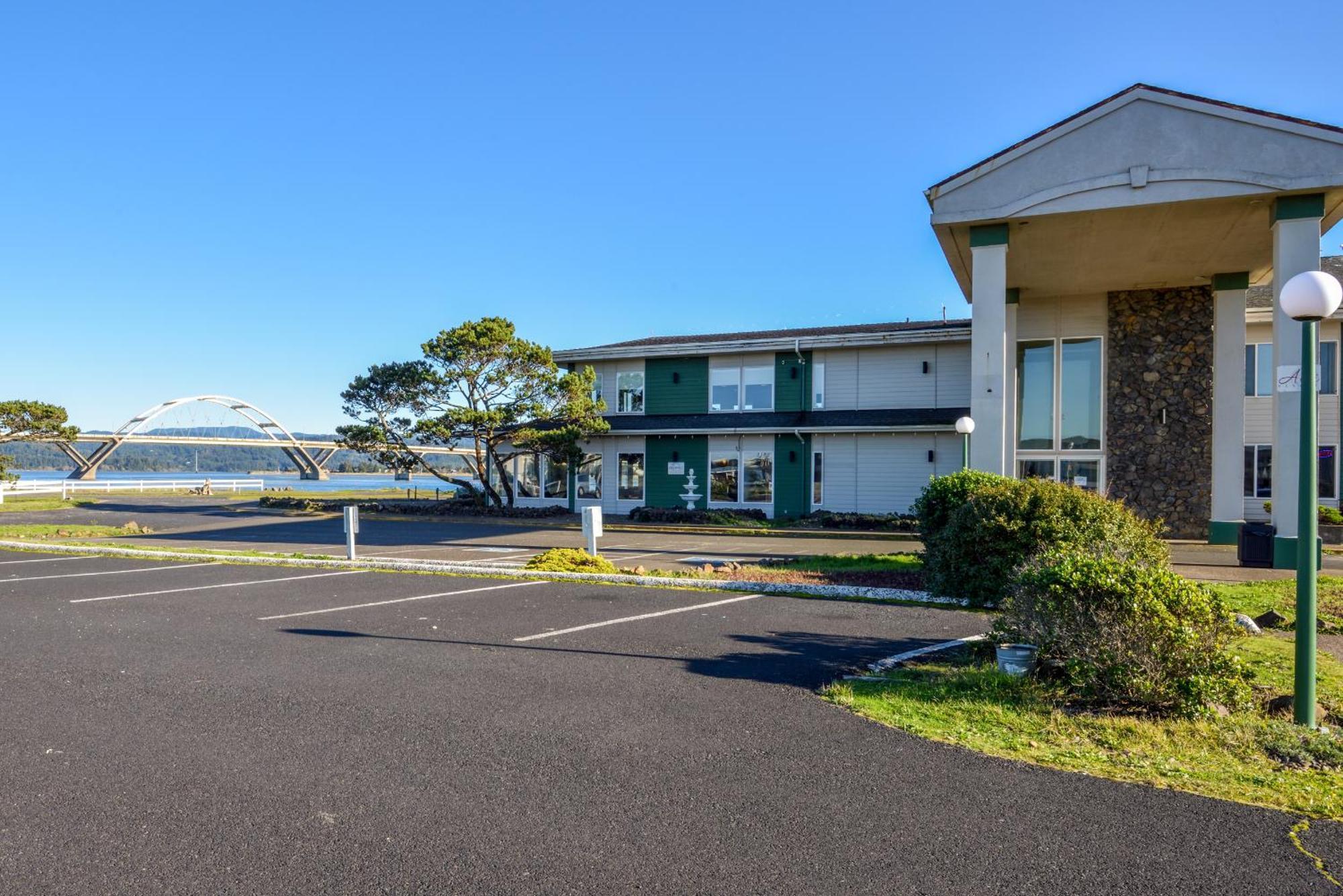 Alsi Resort Hotel Waldport Eksteriør bilde